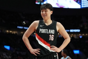 奥登：我认为如果杨瀚森能够慢下来 他将会很出色
